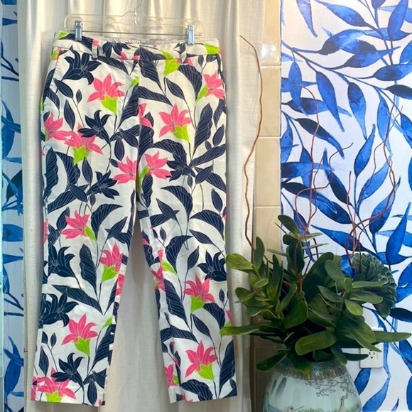 Women’s Lands End Multicolor Floral Flat Front Mid Rise Straight Leg Pants 10 - Picture 1 of 8